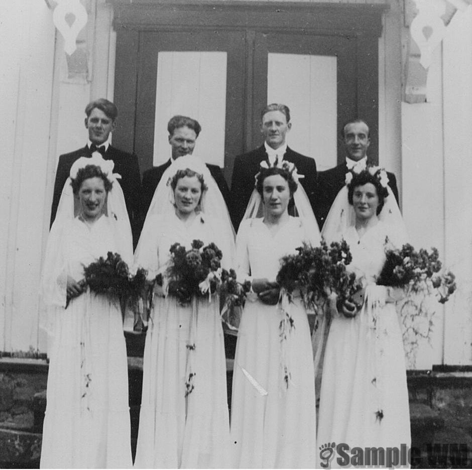 Firedobbelt bryllup 1951
Reidun og Ole Svaan, Elsa og Einar Landrø, Else og Karl Singstad, Marie og Osvald Indergård.
