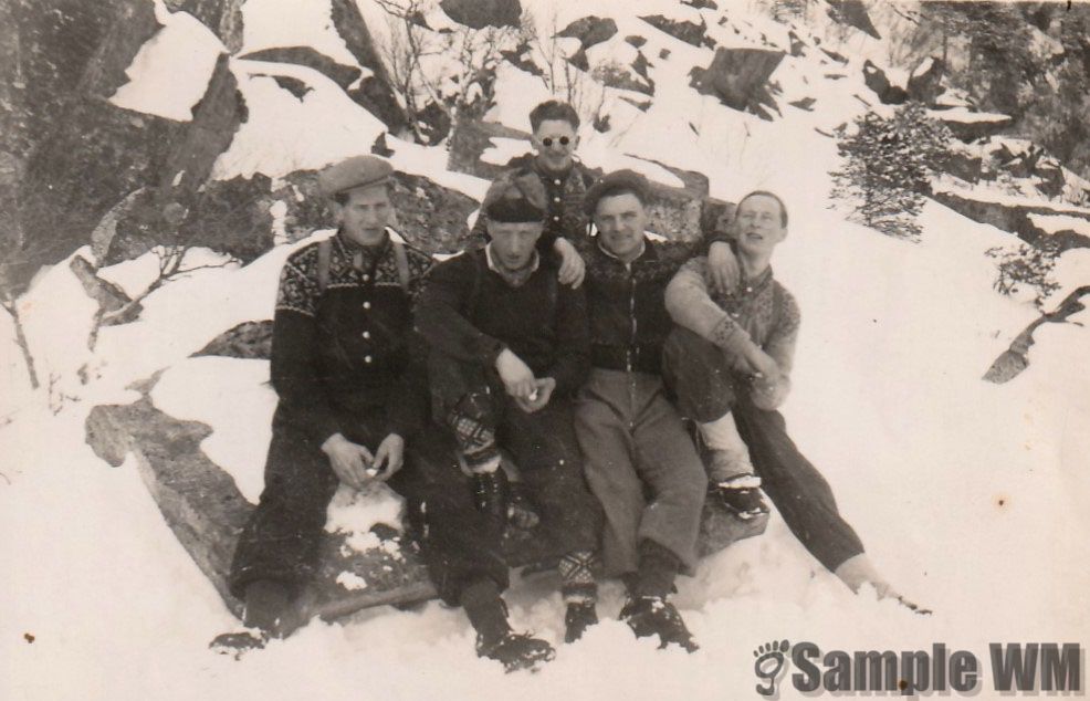 På tur til Kobbugen
Fra venstre: Magnar Solem, Ivar Solem, Bjarne Størdal, Magne Landrø. 
Bak: Lars Tøndel.
