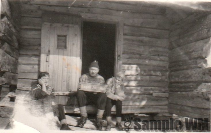 Øvre Tøndel
Gunhild Anna, Anton  Selbekk og Sigrid Tøndel
