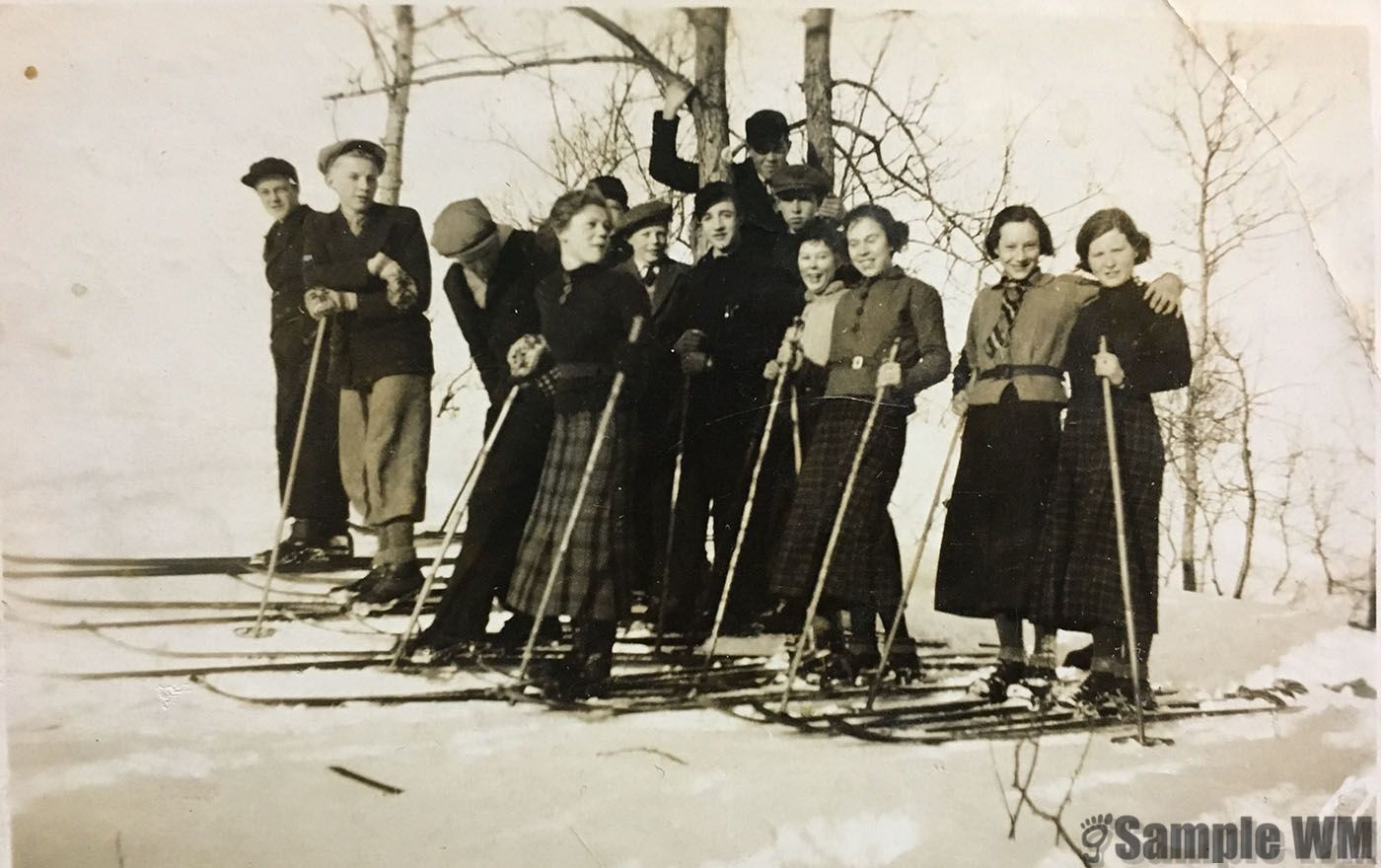 Skitur
Odd O Tøndel, Åsmund Stølan, Osvald Indergård,Marie Tangvik, Dagrunn Tøndel, Steinvoll. Bak : Kristoffer B Indergård
