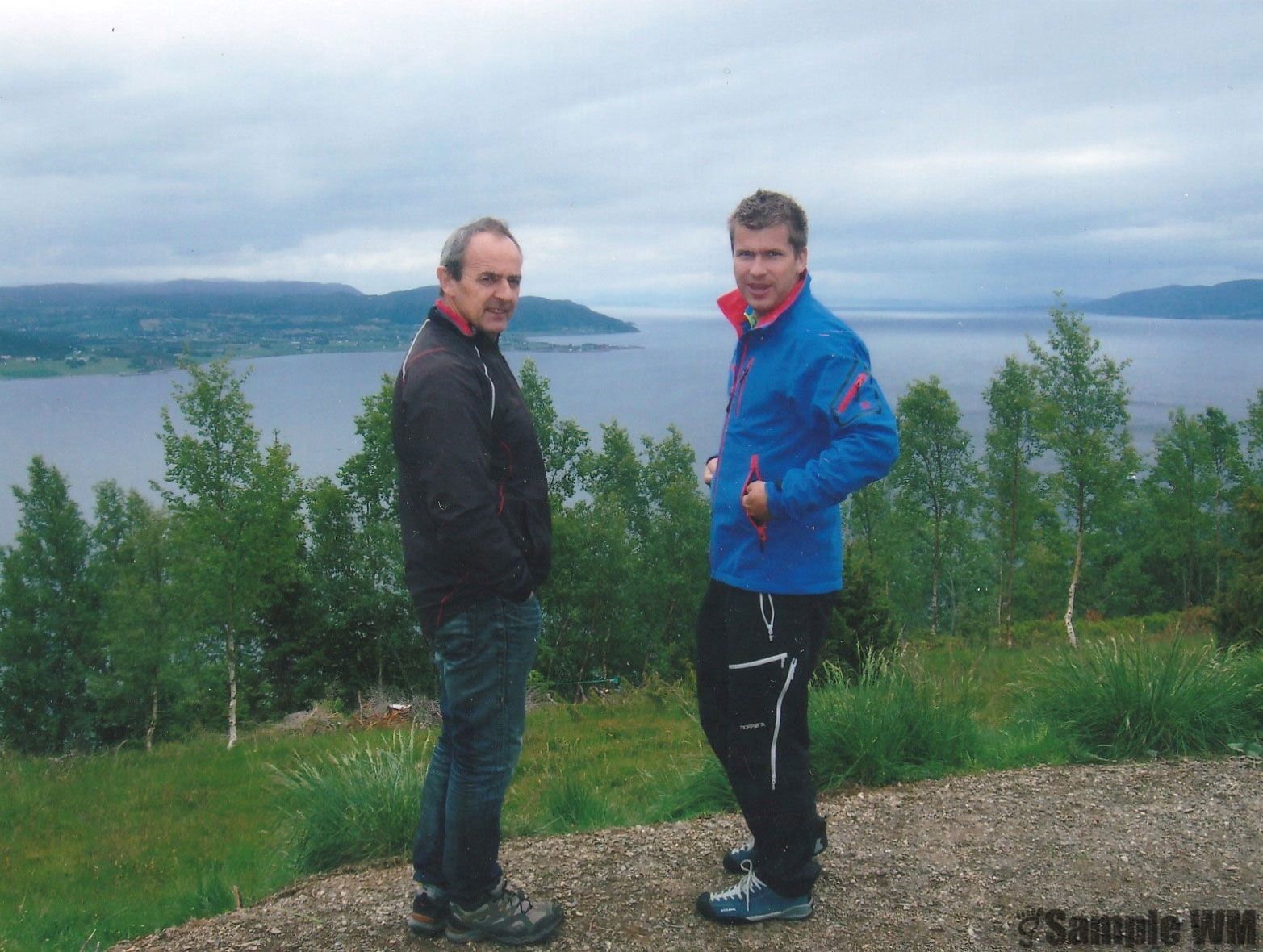 På Sjåpynten på Fjølåsen:
Skipsreder / Gbr.  Hans P Meland og fysioterapeut Bård Røstad
