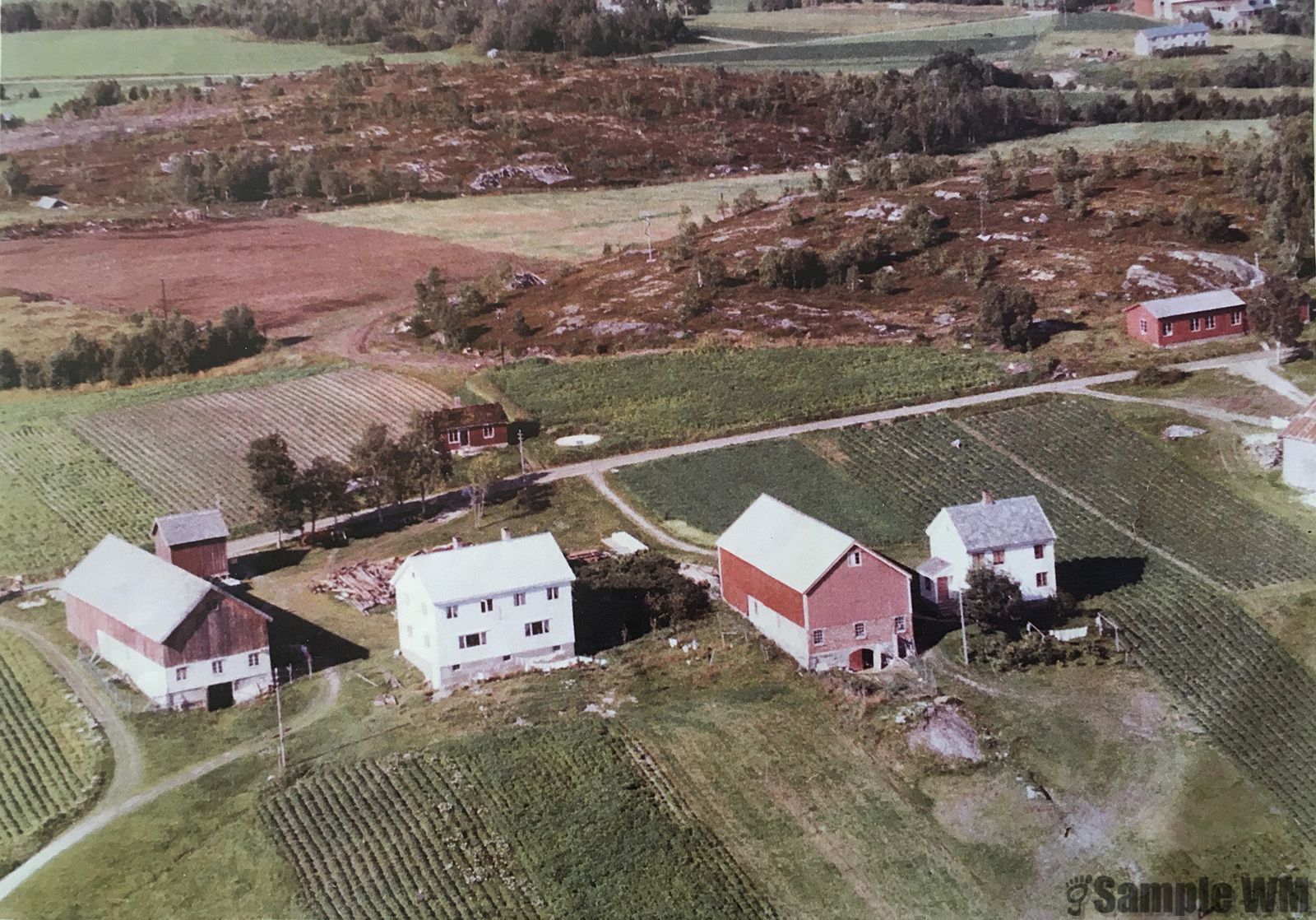 Parti fra Sterta
GÃ¥rdene til Iver Sterten og Johannes Solem.
