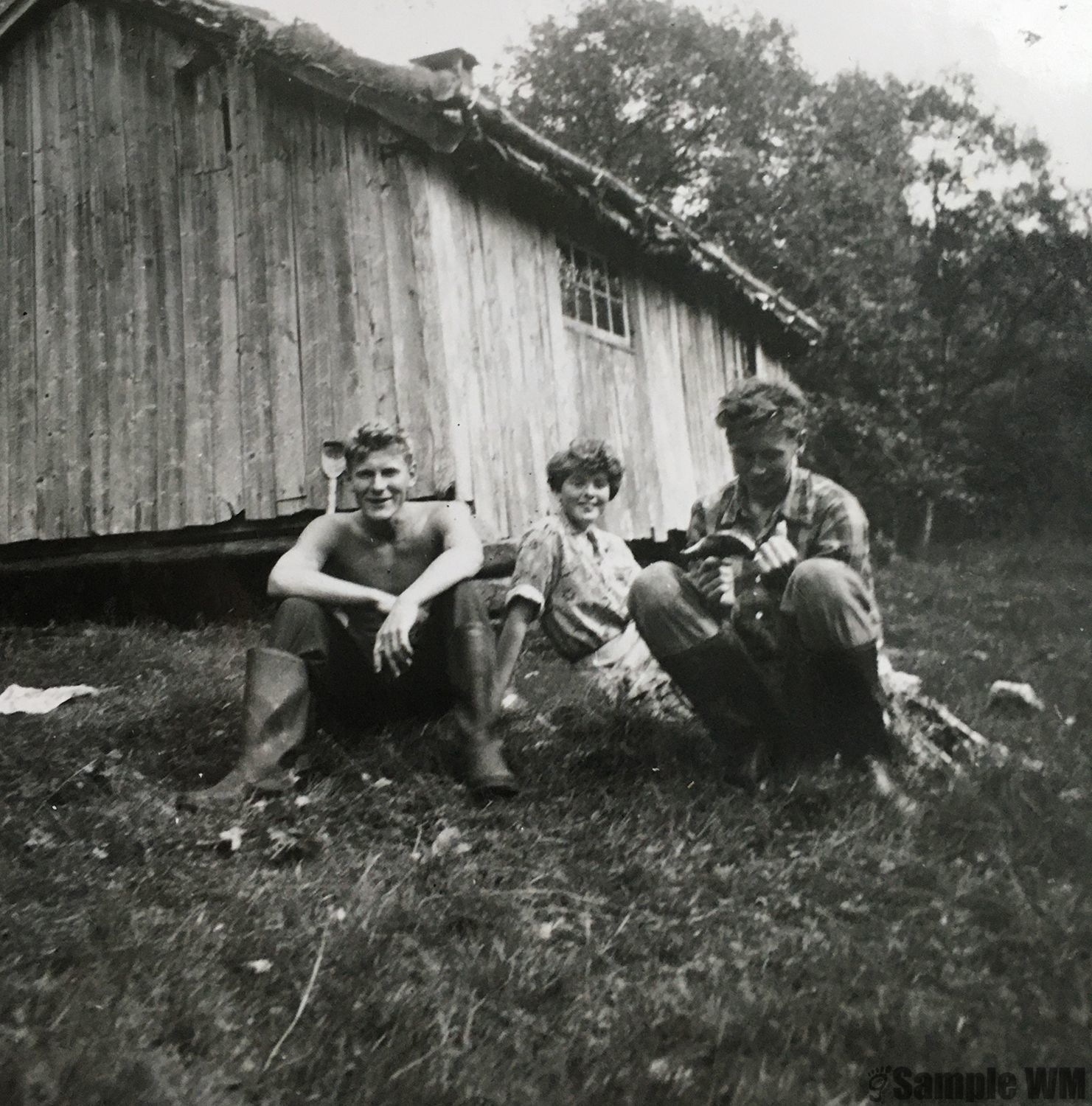 I Herdalen
Einar Meland og Isak Landrø, og ei jordbærtaus.
