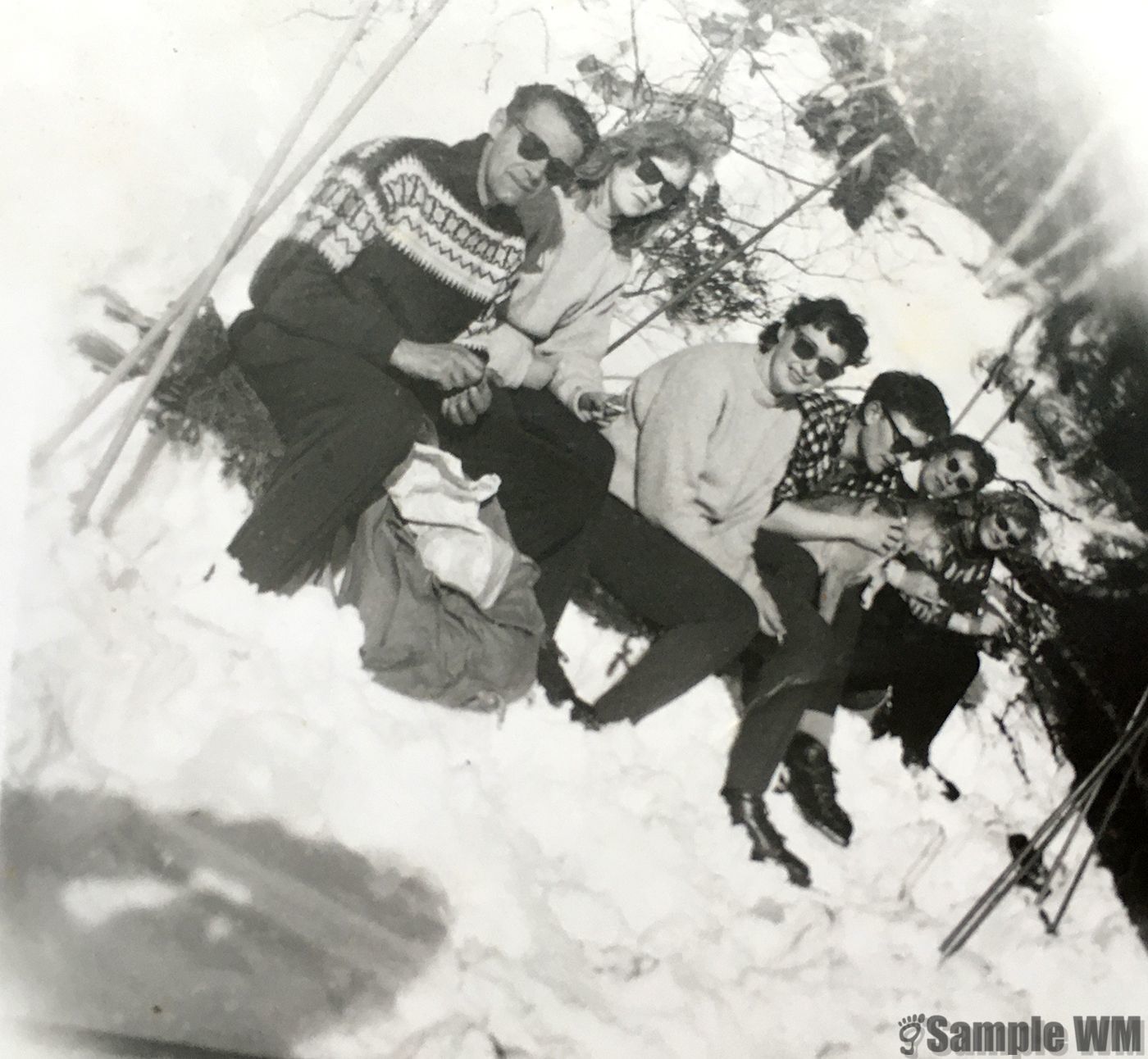 I Herdalen
Ola Ysland, Jorunn Eva Ysland, Olaug Selbekk,  Einar Meland, Else Ysland, Turid Ysland.
