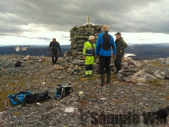 Dugnad på Vester Varden
Lars Jørgen Landrø, Lars Ysland og Oddvar Selnes. Magnar Tøndel til venstre.
