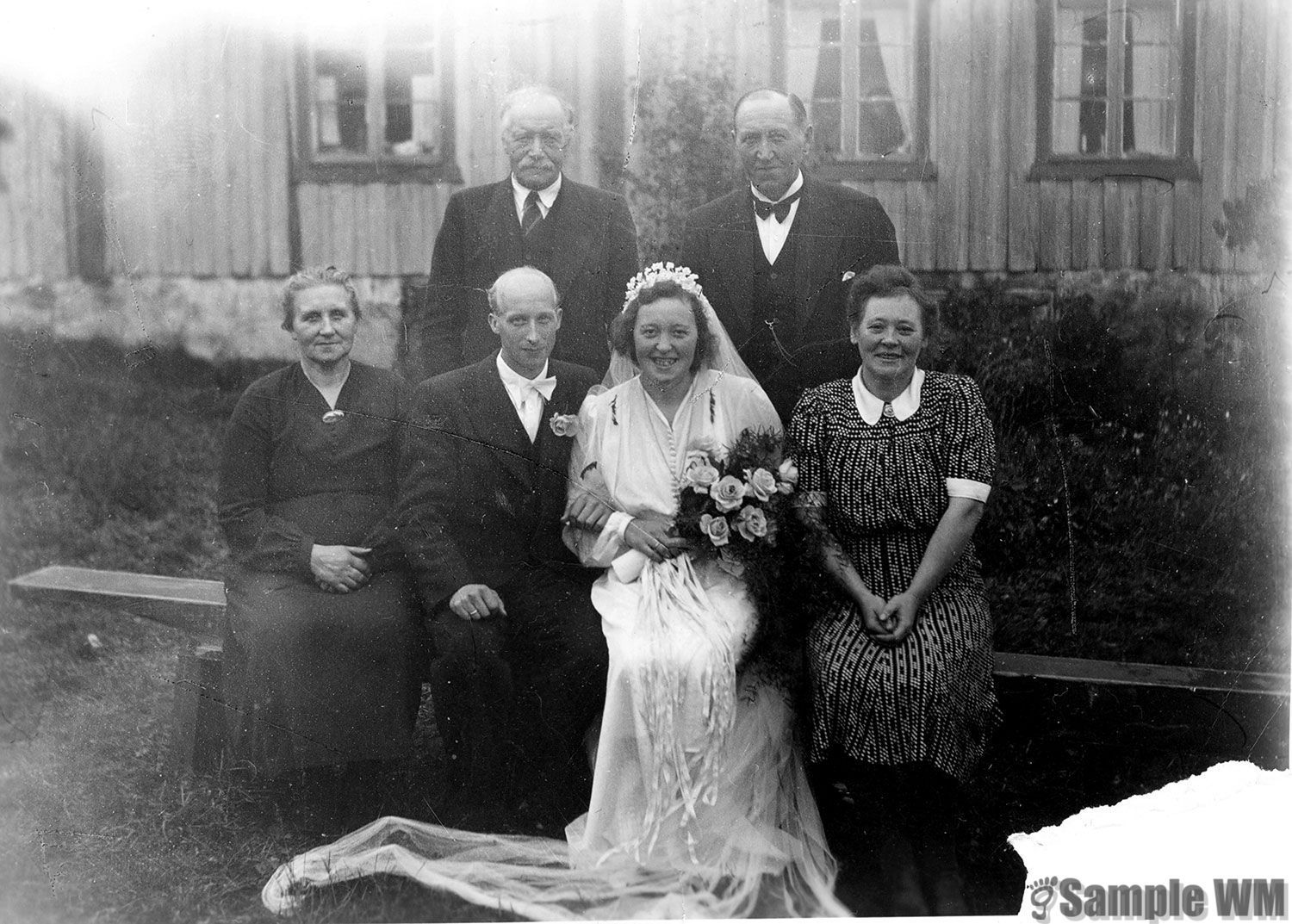 Nederst fra venstre: Hanna, Marie, Edvard, Marie, Anna
