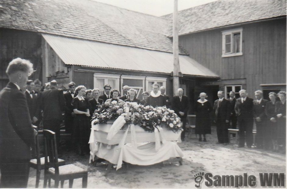 Begravelse i Losjen
Begravelsen til Kristoffer Evensen Landrø.
