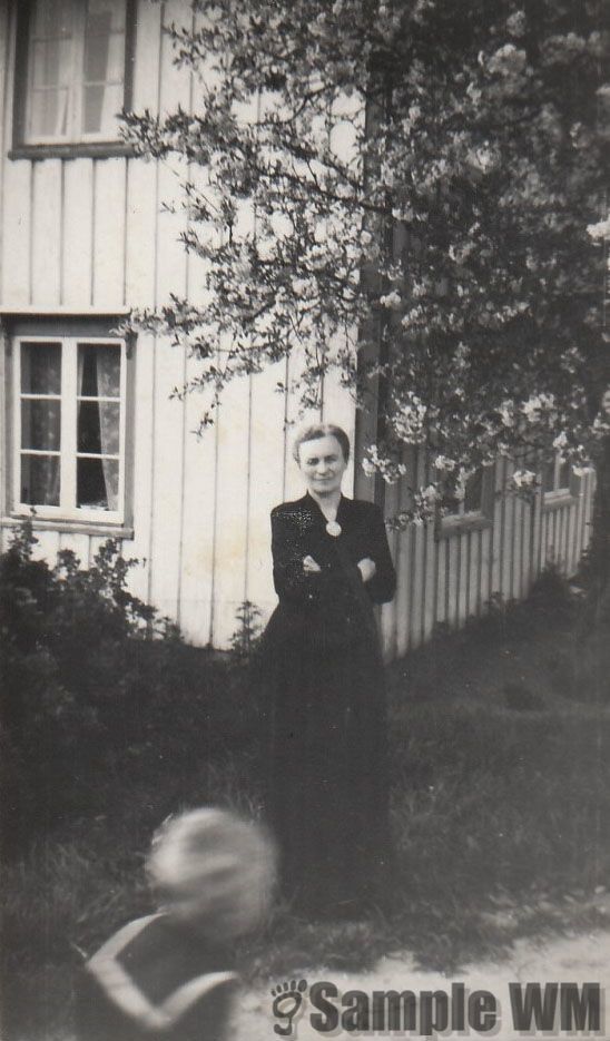 Berit Landrø, Losjen
