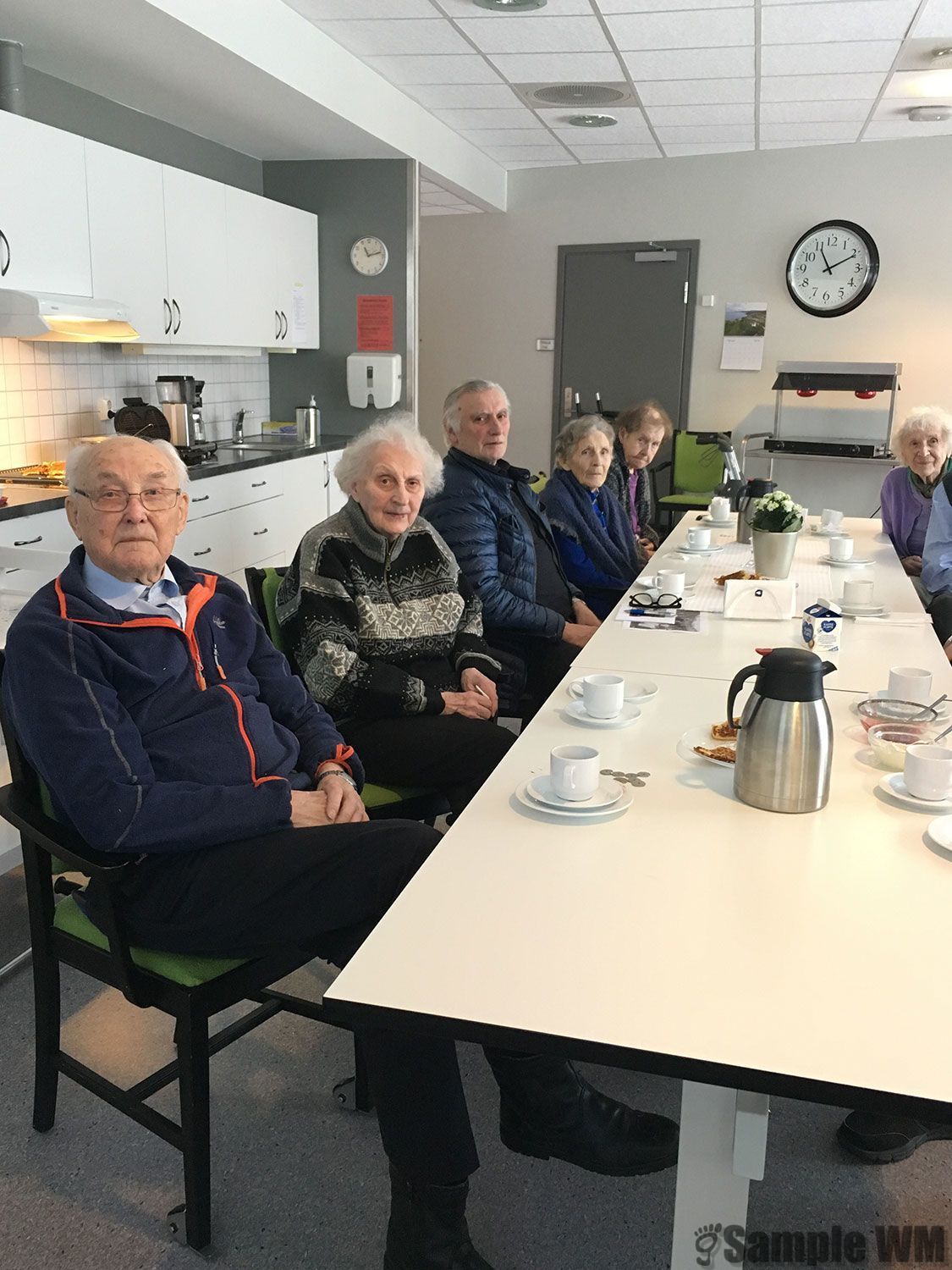 Omsorgsboligan
Agdenes historielag viser bilder: Arne Vårum, Gunhild Meland, Rolf M Meland, Kirsten Ølstøren, Ragnhild Kvernstad og Reidun Bjørnstad.
