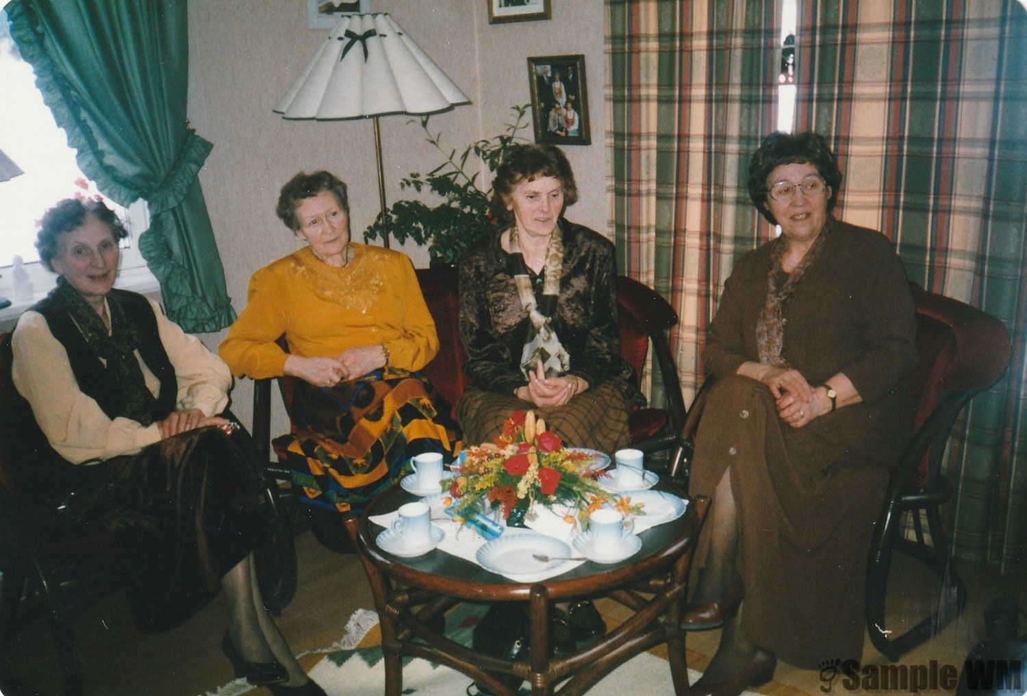 Fra Else Singstads 70 årsdag
Fra venstre: Gunhild Meland, Borghild Tangvik, Johanne Selbekk, Ågot Meland. 
