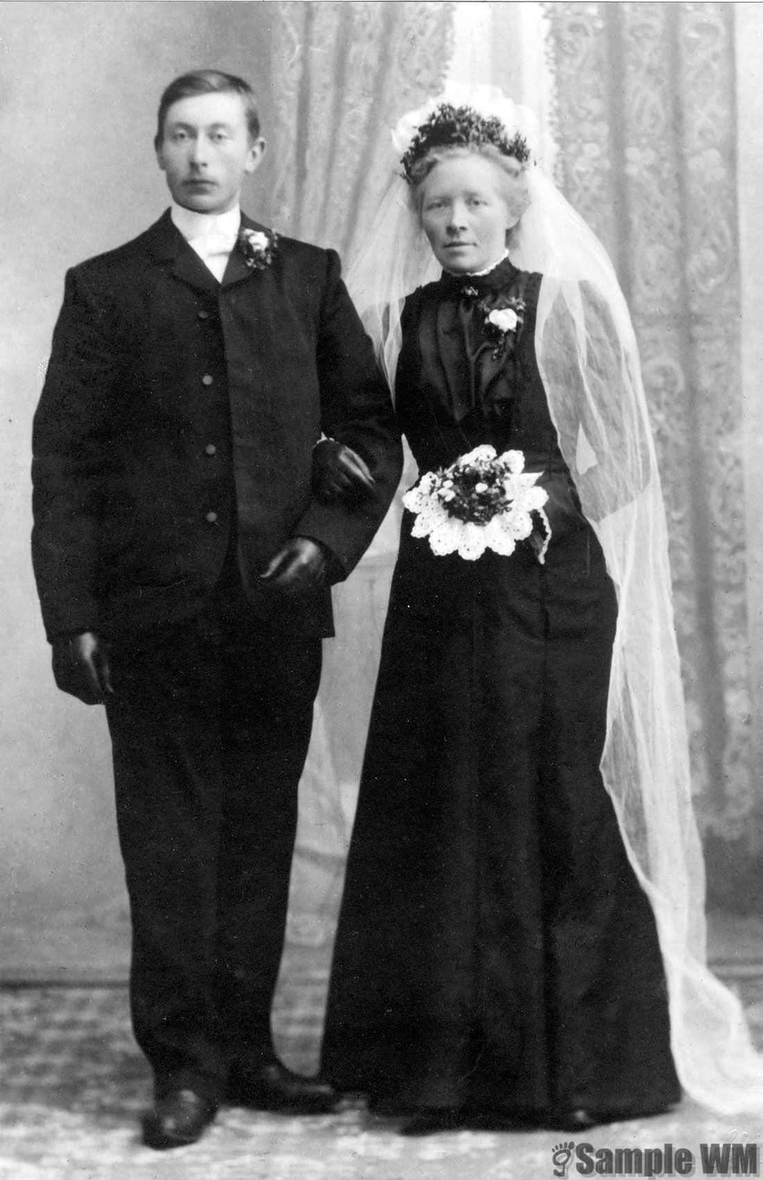 Gunhild og Johan Petter Landrø
Gunhild Kjerstine Evensdatter Landrø (1879-1962) gift med Johan Petter Landrø i 1906.
