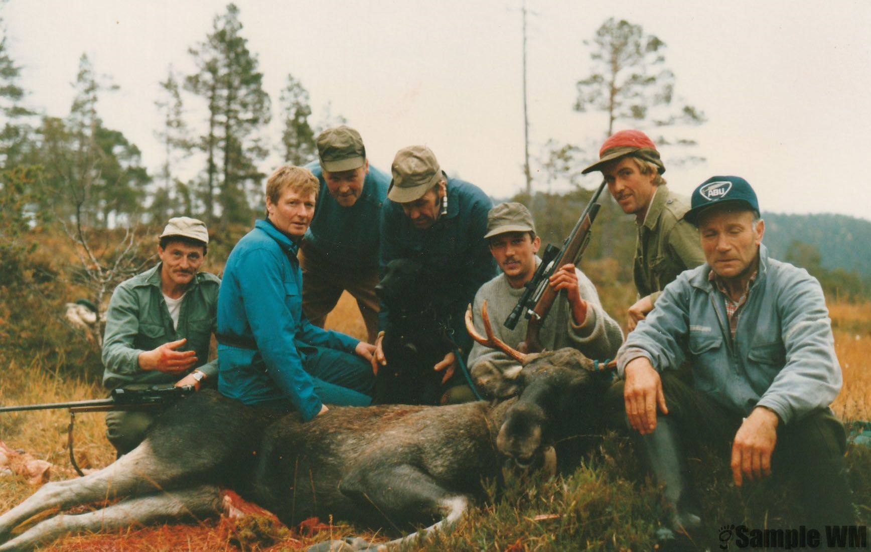 Jaktlag
Fra v: Arild Selbæk, Erik Størdal, Hans Indergård, John Indergård, Hallgeir Meland, Edvard Selnes, ukjent.
