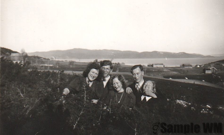 På Landrø
Marie Solem, Anna Tøndel, Magne Landrø
