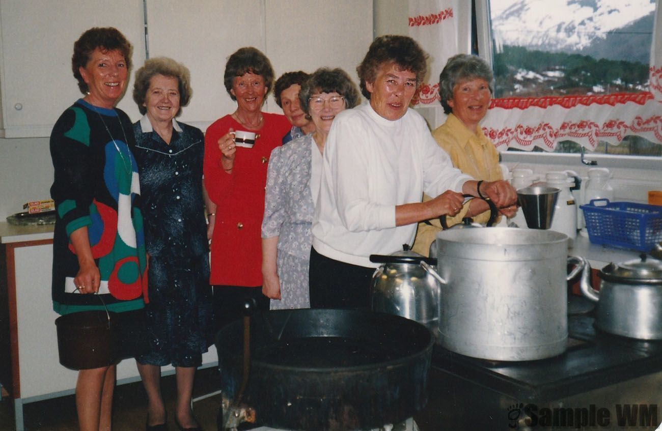 Nordbygda grendahus
Fra venstre: Gerd Landrø Rya, Elida Ysland, Dagrun Tofte Landrø, Norun Tøndel, Marta Meland, Marie Solem, Gerd Meland.
