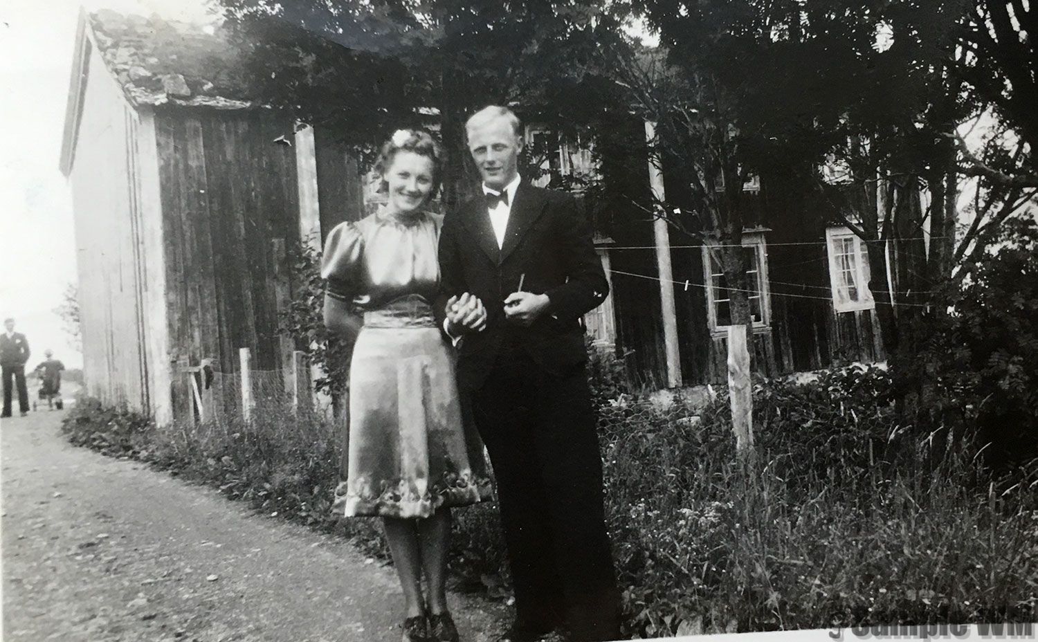 Dorthea f. Tøndel og Olav Aarstein ved Losjen
