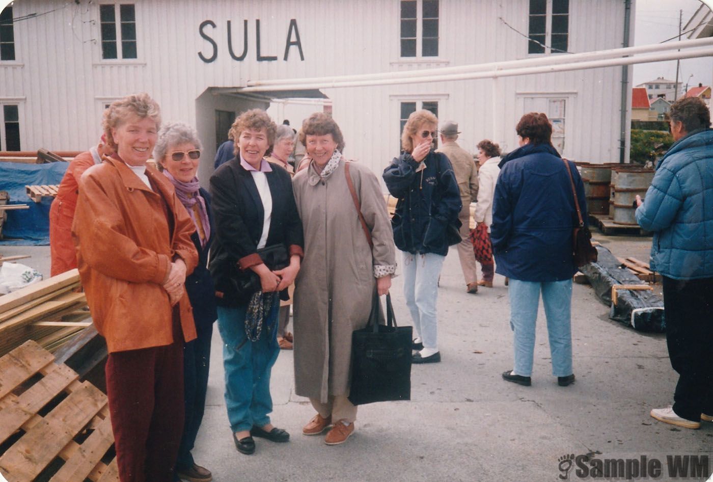 Tur til Sula
Fra venstre: Gerd Landrø, Rya, Gerd Meland, Marie Solem, Dagrun Tofte Landrø.
